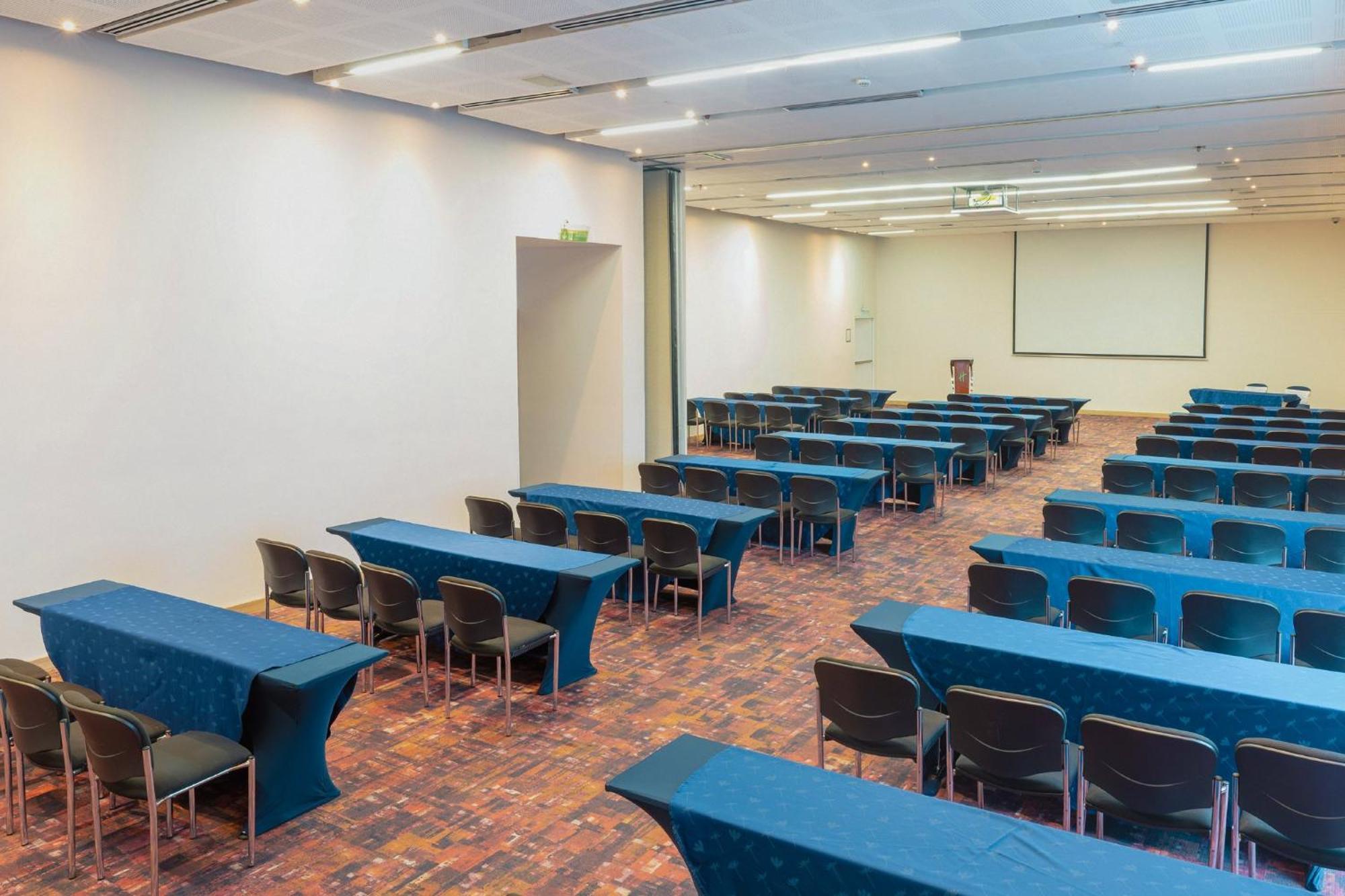 ホリデイ イン ククタ Cúcuta エクステリア 写真 The conference room